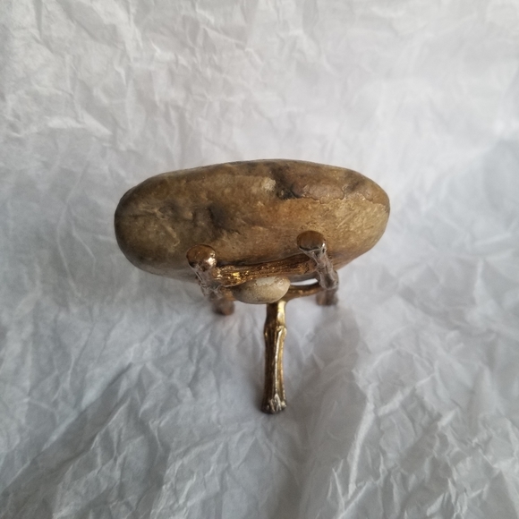 1960s Boho Hand painted Rock Mushroom,Flowers with Gold tone Easel, Miniature - Picture 6 of 6